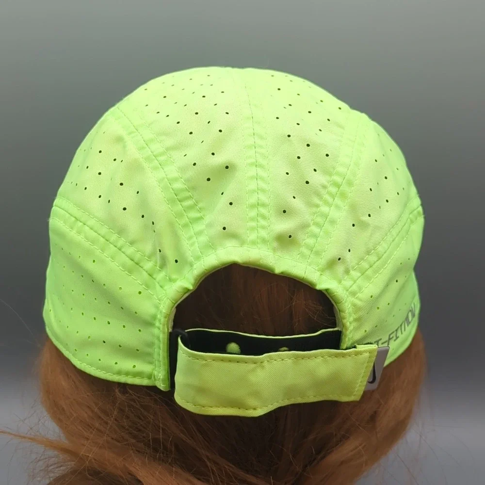 Nike featherlight dri